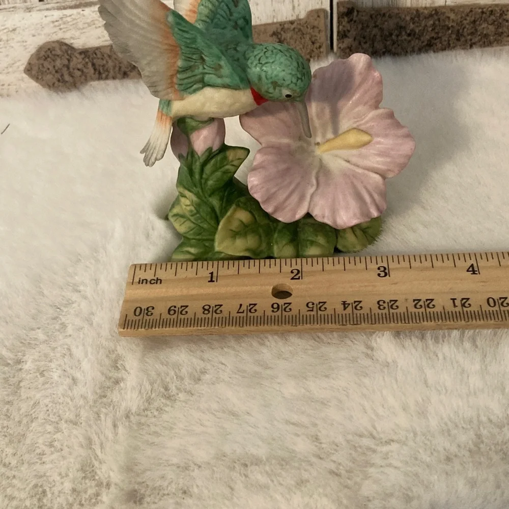 Homco 1429 Hummingbird and Flower Figurine